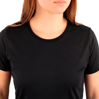 CAMISETA FEMININA LISA PRETA